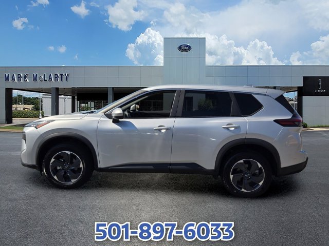 Used 2025 Nissan Rogue SV AWD/4WD image 2