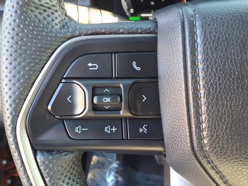 Used 2025 Toyota Tacoma TRD Off-Road AWD/4WD image 30