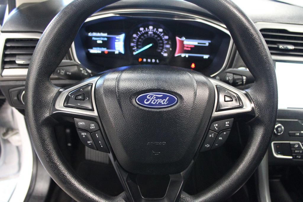 Certified 2020 Ford Fusion SE FWD image 17