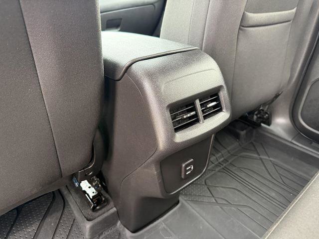 Used 2023 Chevrolet Equinox LT image 28
