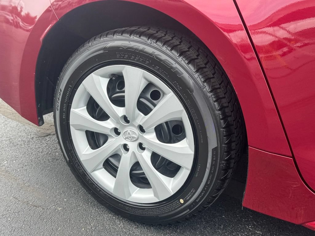 Used 2025 Toyota Corolla LE FWD image 23