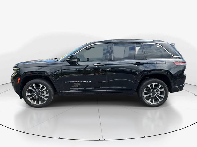 Used 2023 Jeep Grand Cherokee Overland w/ Luxury Tech Group IV AWD/4WD image 8