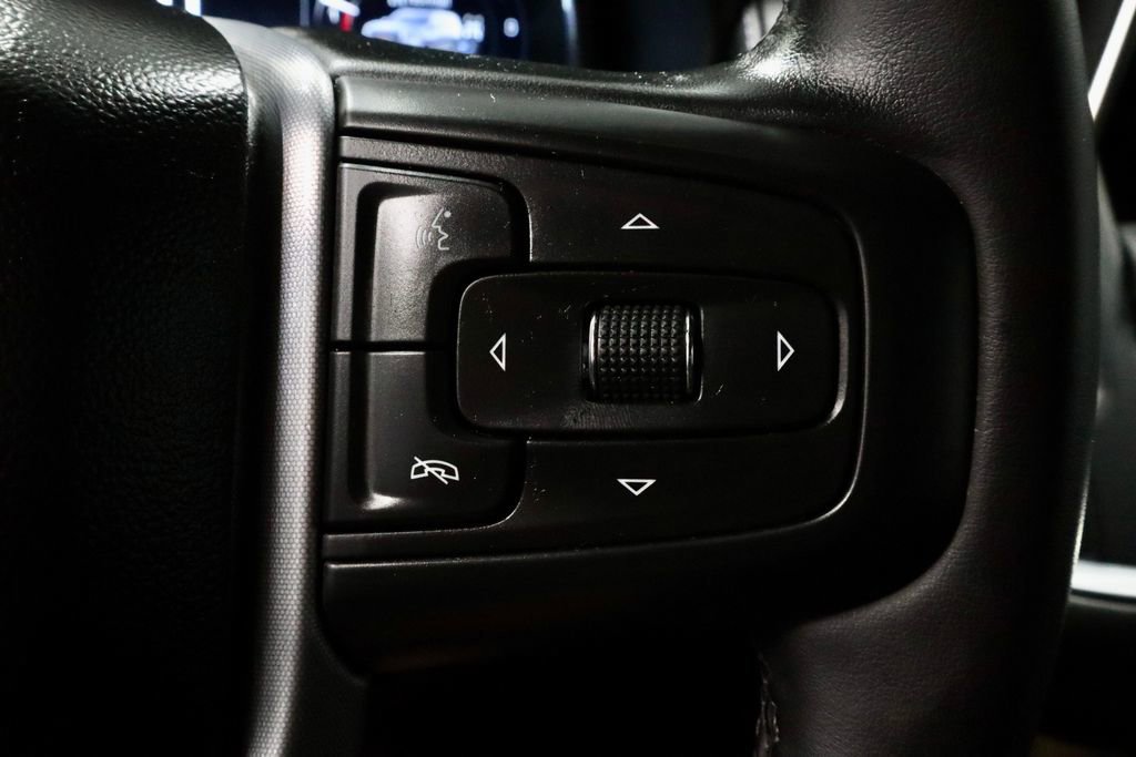 Used 2024 GMC Yukon XL SLE image 29