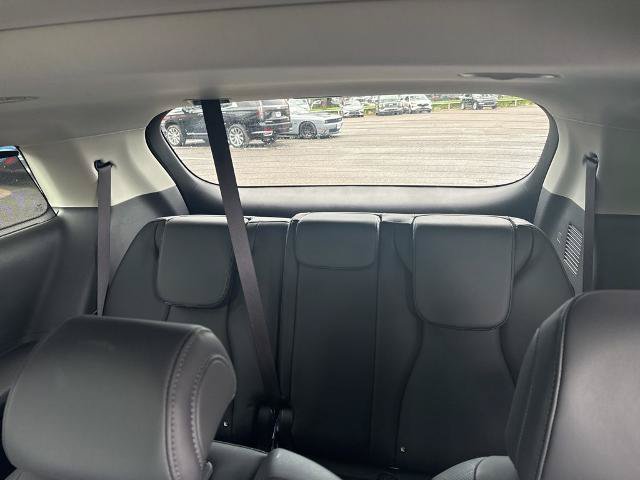 Used 2025 Kia Carnival SX FWD image 19