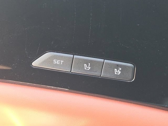 Used 2024 Kia Carnival SX FWD image 25