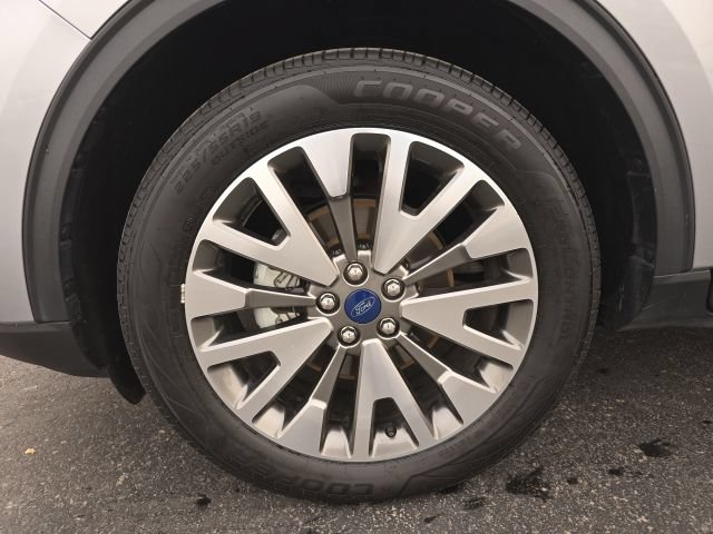 Certified 2022 Ford Escape Titanium AWD/4WD image 10