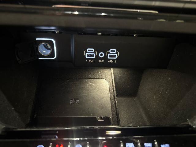 Used 2024 Jeep Wagoneer Series II w/ Flexible Seating Group RWD image 29
