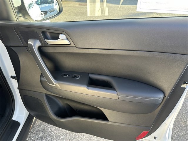 Used 2020 Kia Sportage LX image 36