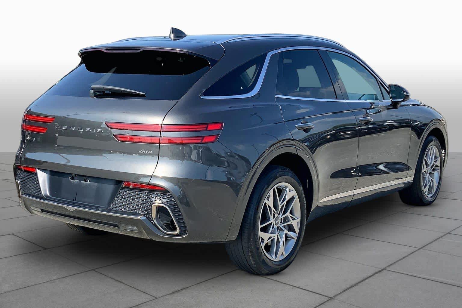 Used 2025 Genesis GV70 2.5T AWD/4WD image 12