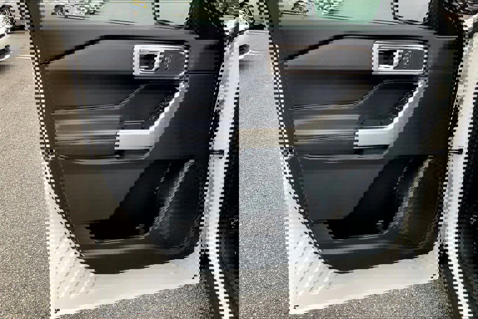 Certified 2022 Ford Explorer XLT w/ Equipment Group 202A image 20