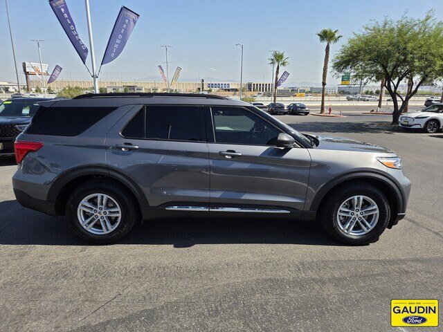 Certified 2024 Ford Explorer XLT RWD image 8