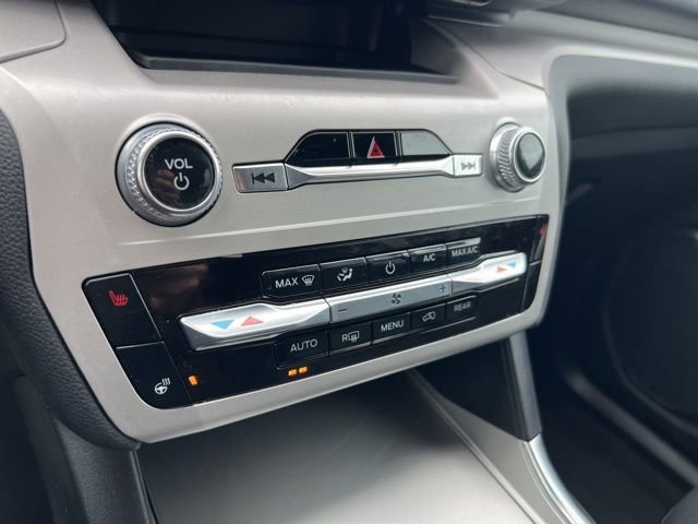 Certified 2024 Ford Explorer XLT w/ Equipment Group 202A image 15