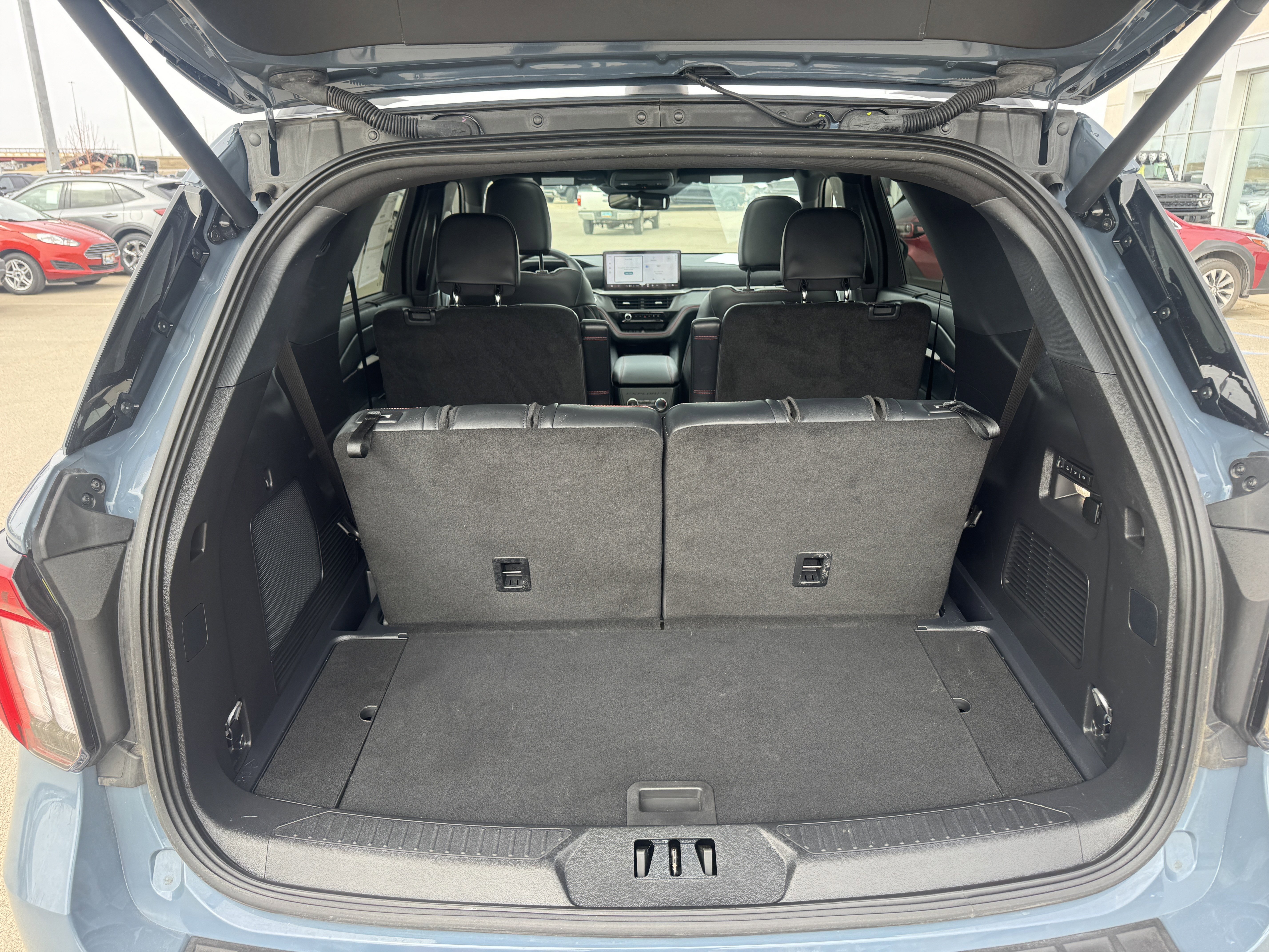 Certified 2025 Ford Explorer ST-Line w/ Premium Package image 22