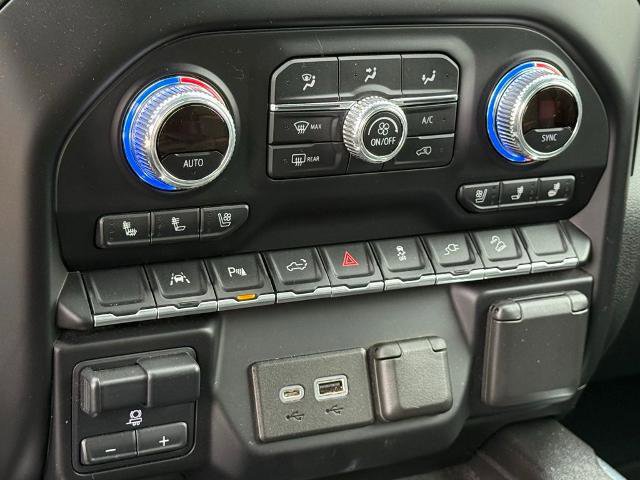 Used 2022 GMC Sierra 1500 AT4 w/ AT4 Premium Package image 11