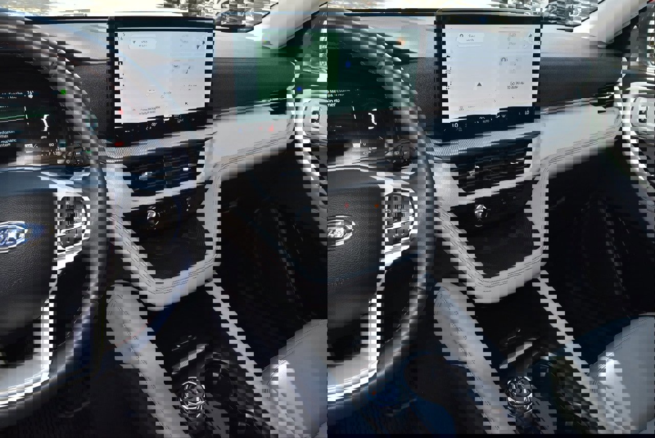 Certified 2025 Ford Explorer Active w/ Active Comfort Package image 28