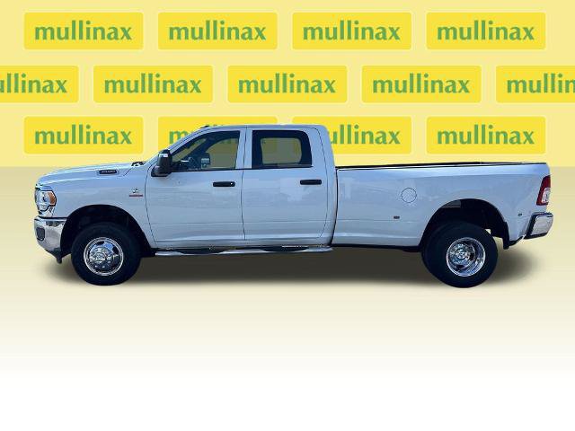Used 2024 RAM 3500 Tradesman w/ Chrome Appearance Group AWD/4WD image 10