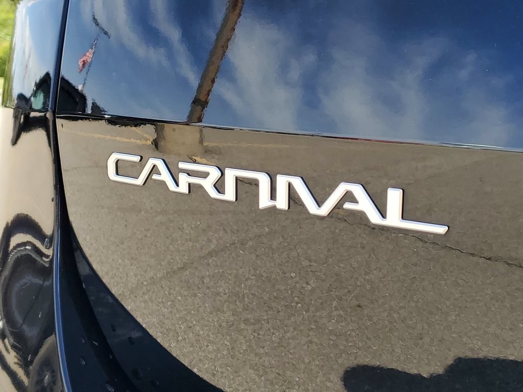 Used 2024 Kia Carnival EX FWD image 6