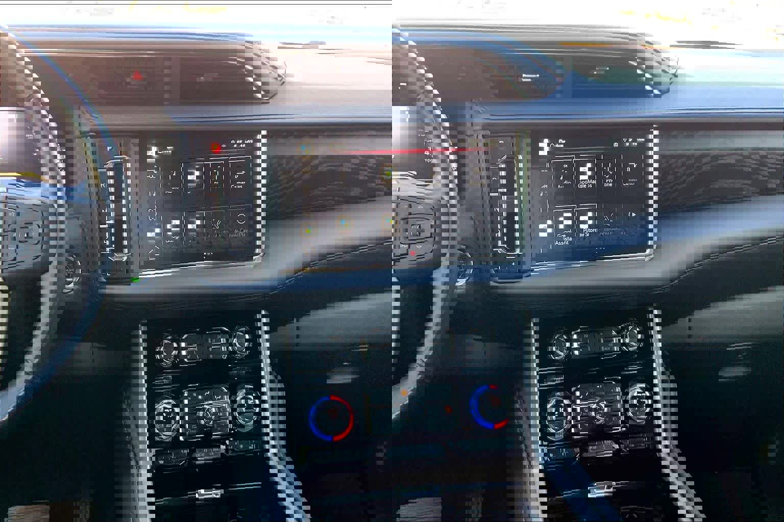 Used 2022 GMC Yukon XL Denali w/ Denali Premium Package image 6