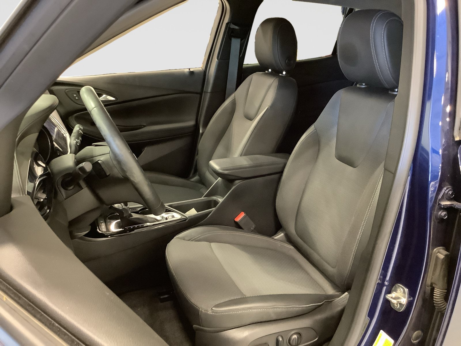Used 2023 Buick Encore GX Select w/ Safety Package II AWD/4WD image 12