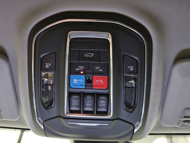 Used 2023 Jeep Grand Cherokee L Limited w/ Luxury Tech Group II AWD/4WD image 36