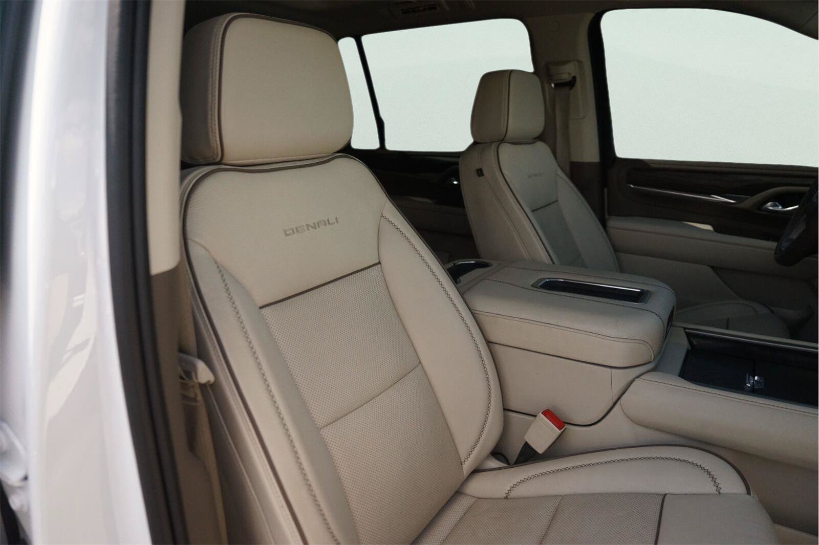 Used 2024 GMC Yukon XL Denali w/ Denali Reserve Package RWD image 22