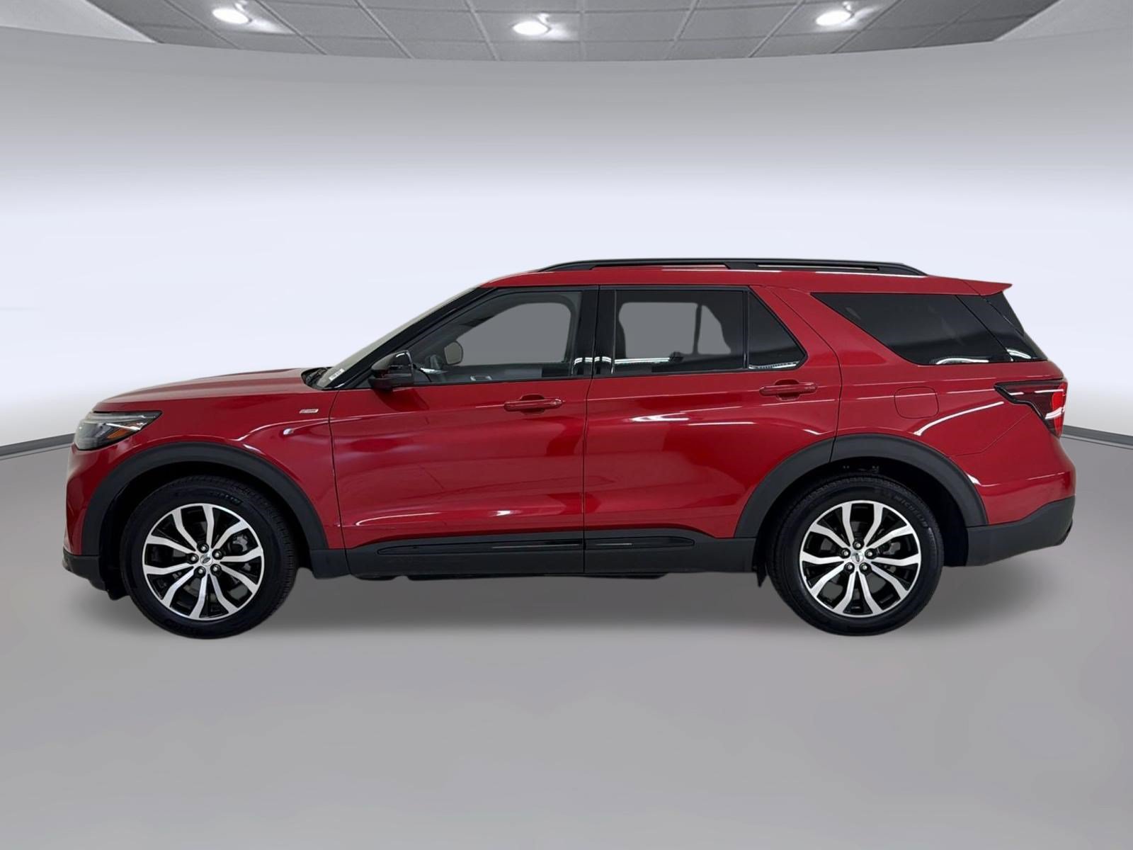 Certified 2025 Ford Explorer ST-Line RWD image 2
