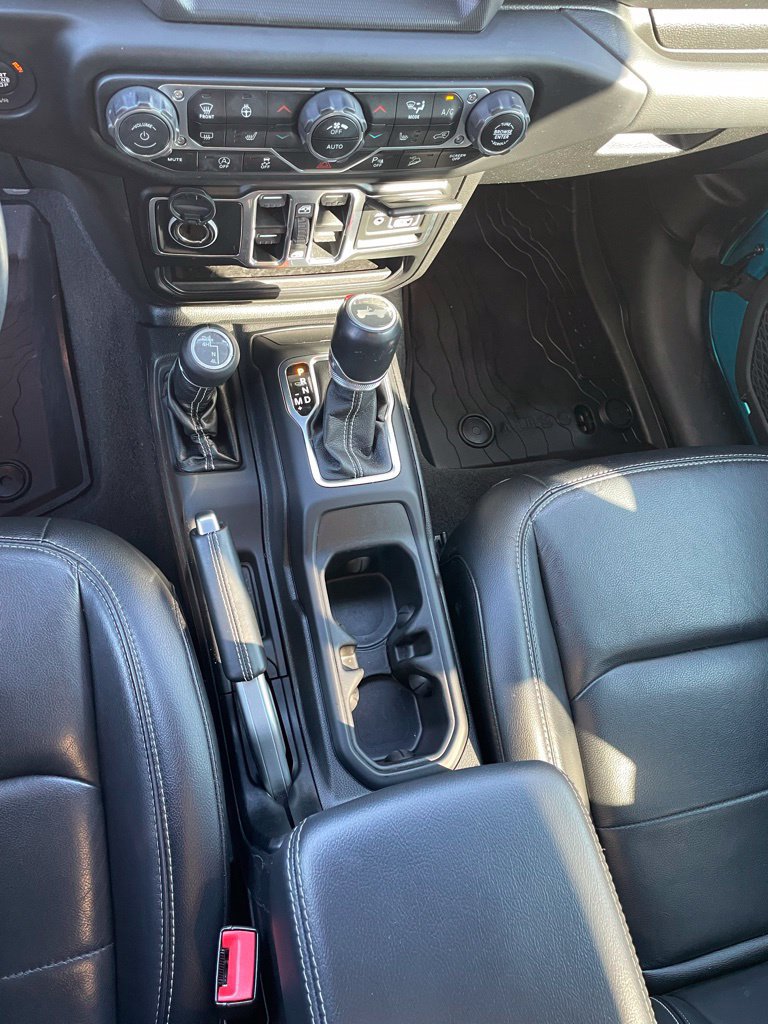 Used 2020 Jeep Wrangler Unlimited Sahara AWD/4WD image 22