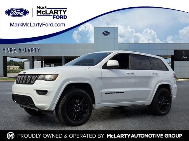 Used 2020 Jeep Grand Cherokee Altitude RWD image 1