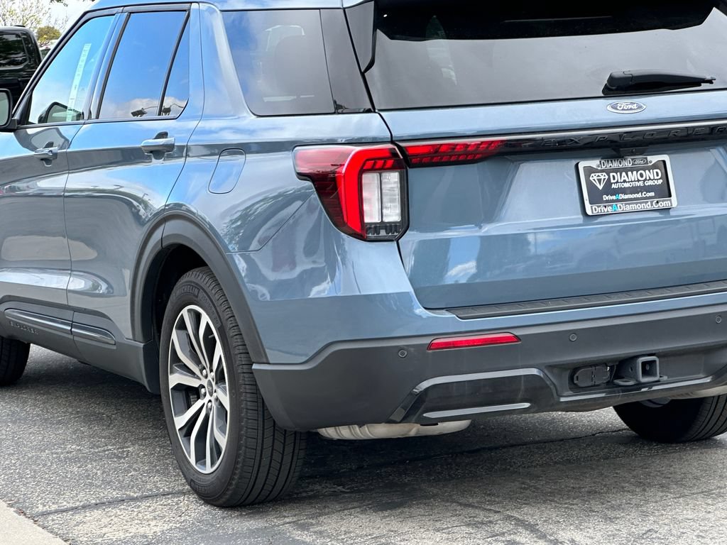 Certified 2025 Ford Explorer ST-Line w/ Premium Package RWD image 5