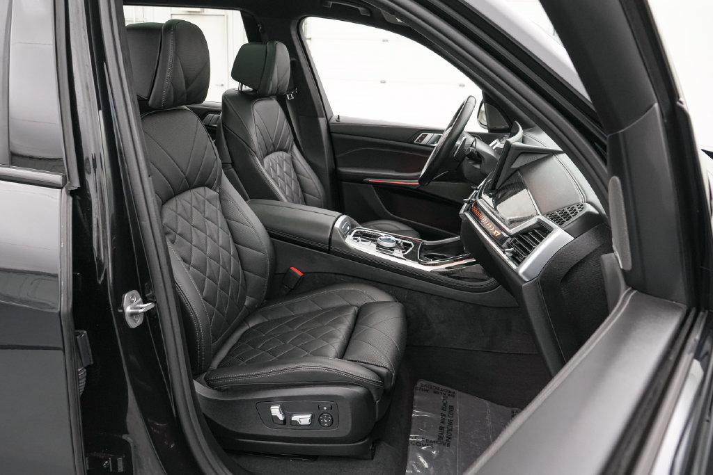 Used 2024 BMW X7 xDrive40i w/ M Sport Package AWD/4WD image 37