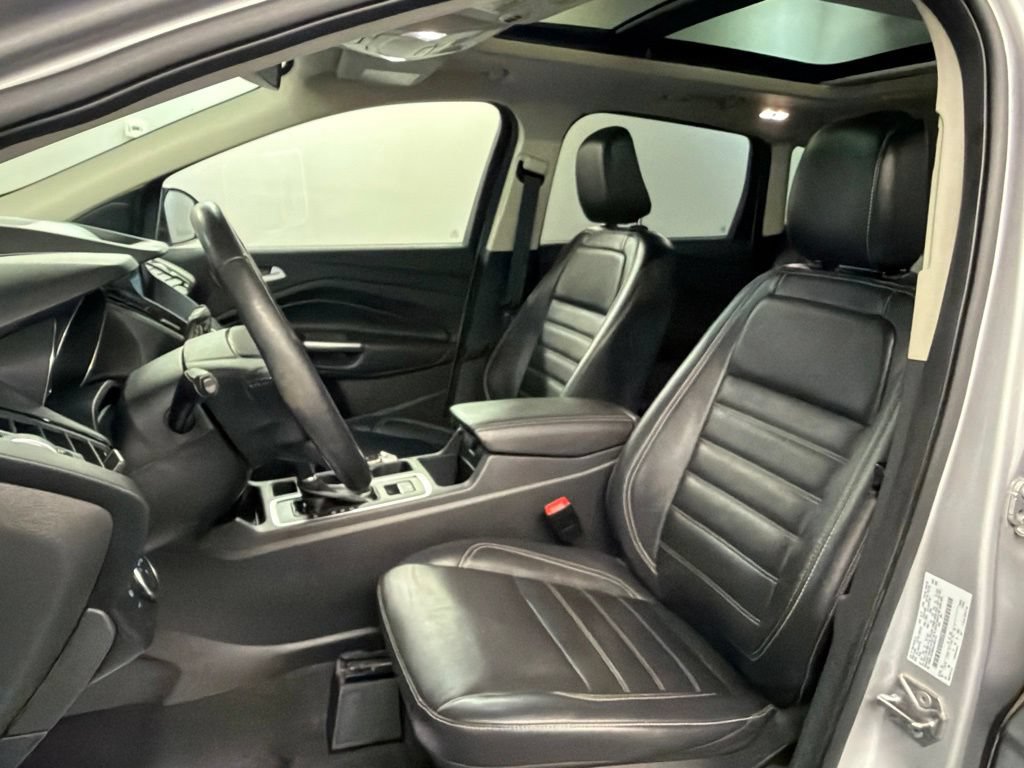 Certified 2019 Ford Escape Titanium AWD/4WD image 28