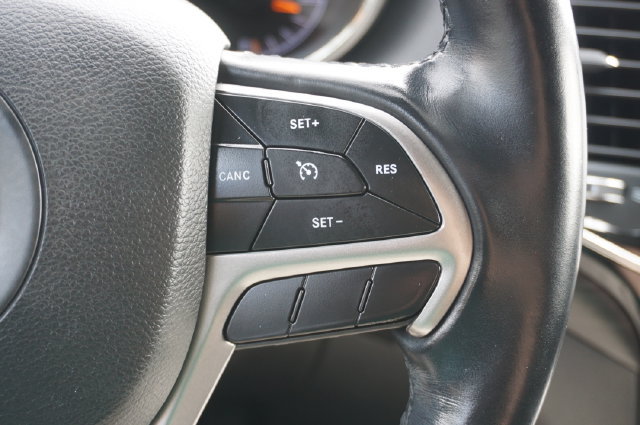 Used 2022 Jeep Grand Cherokee Laredo E RWD image 29