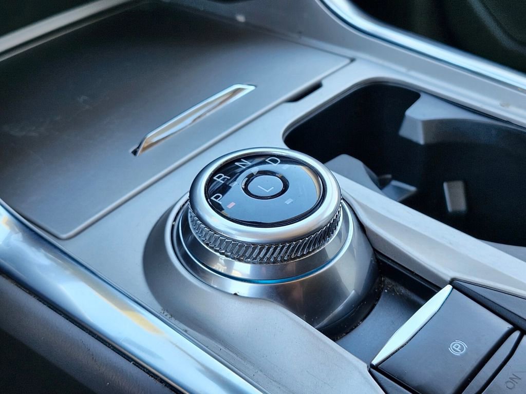 Certified 2022 Ford Explorer Platinum w/ Equipment Group 601A AWD/4WD image 29