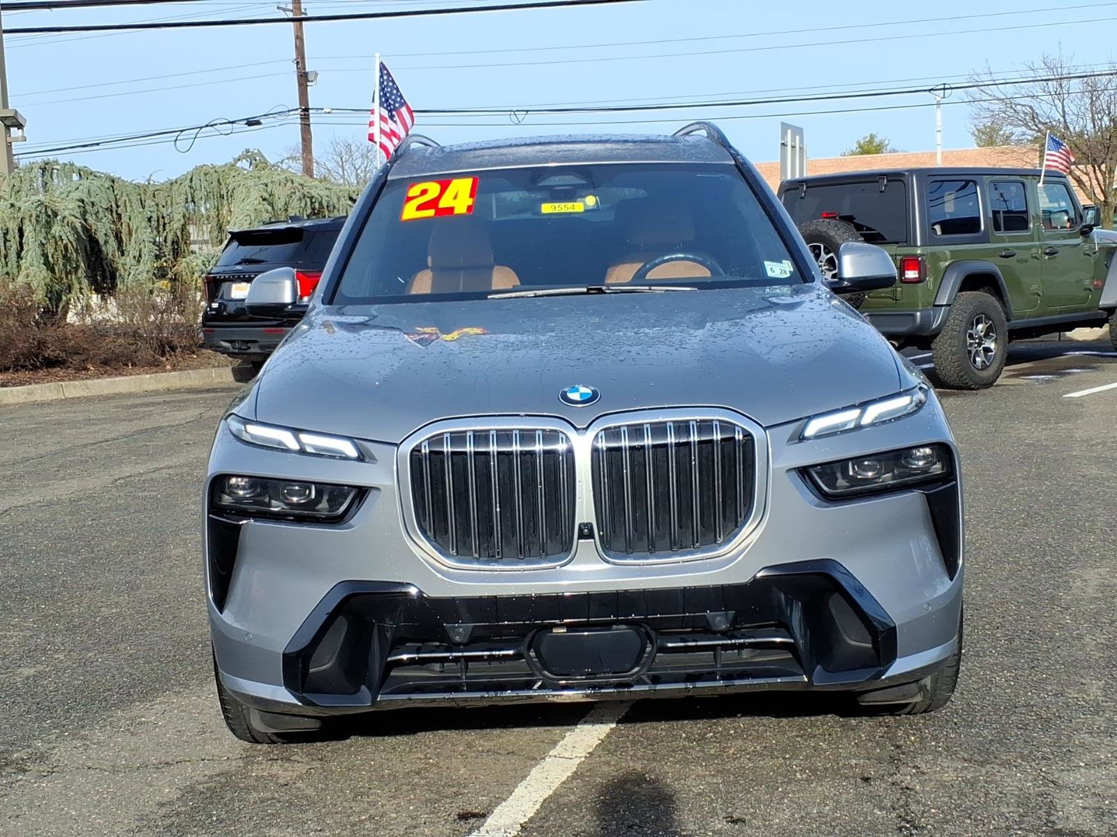 Used 2024 BMW X7 xDrive40i w/ M Sport Package image 2