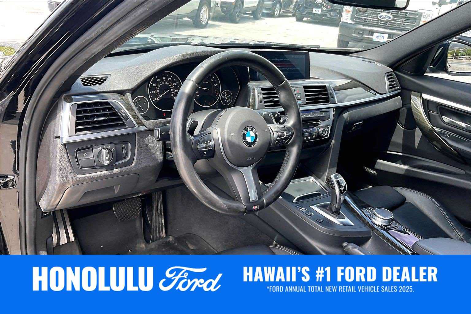 Used 2017 BMW 330i xDrive Sedan AWD/4WD image 2