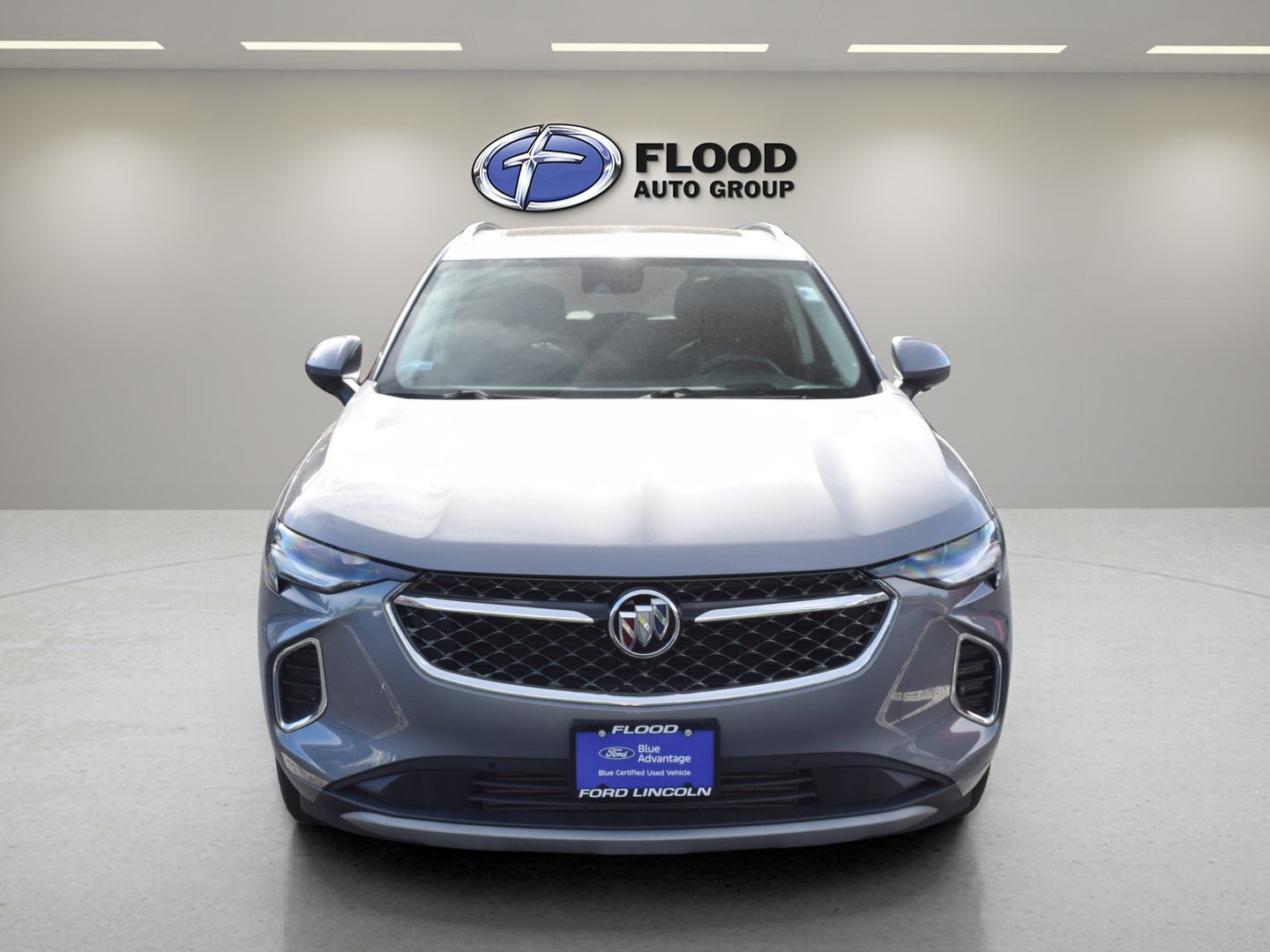 Used 2021 Buick Envision Avenir w/ Technology Package II AWD/4WD image 2