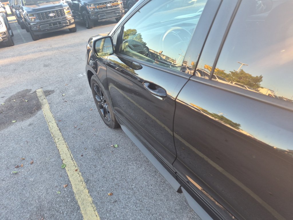 Certified 2024 Ford Edge SE w/ Black Appearance Package AWD/4WD image 8