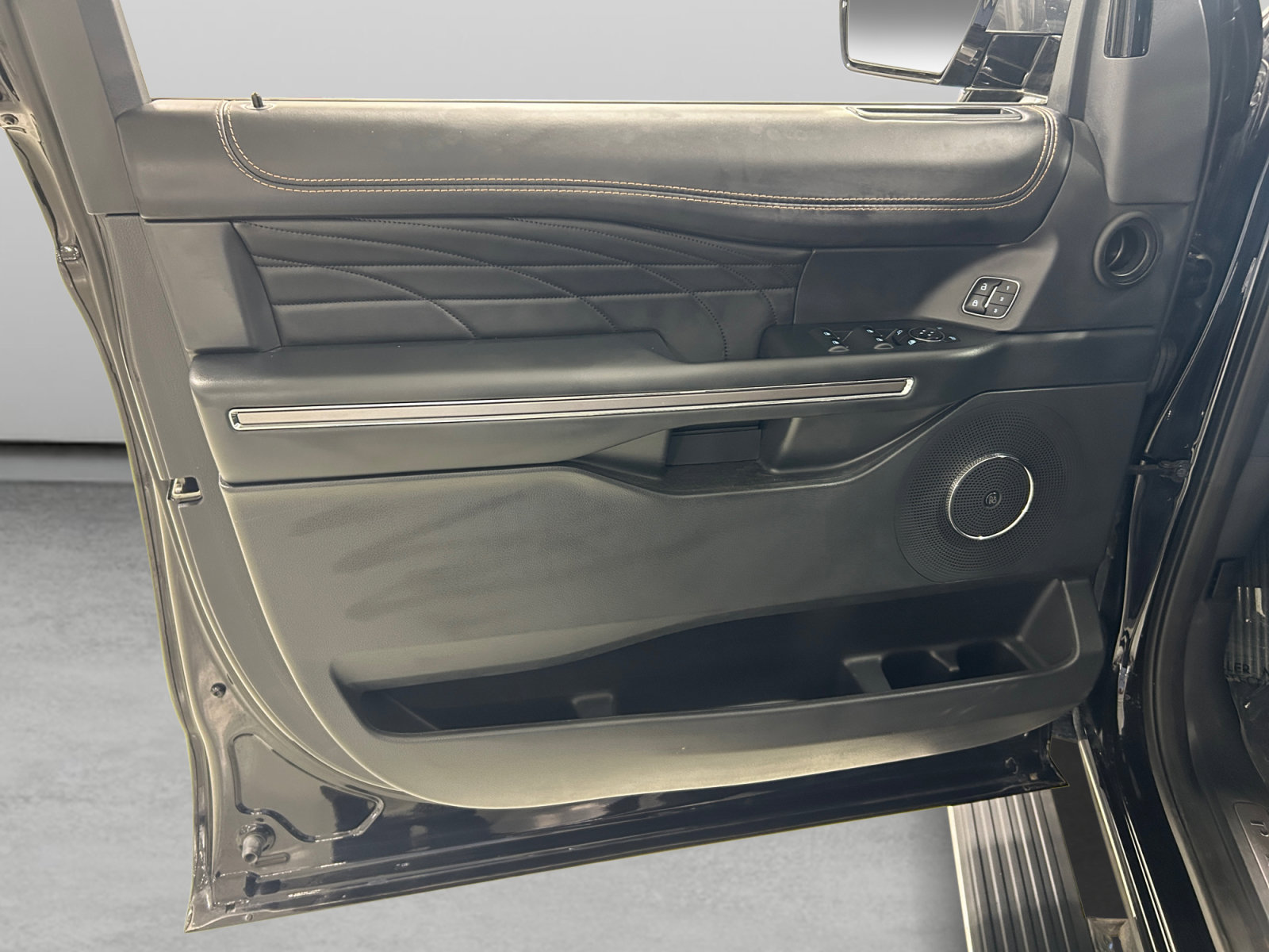 Certified 2023 Ford Expedition Max Platinum AWD/4WD image 11