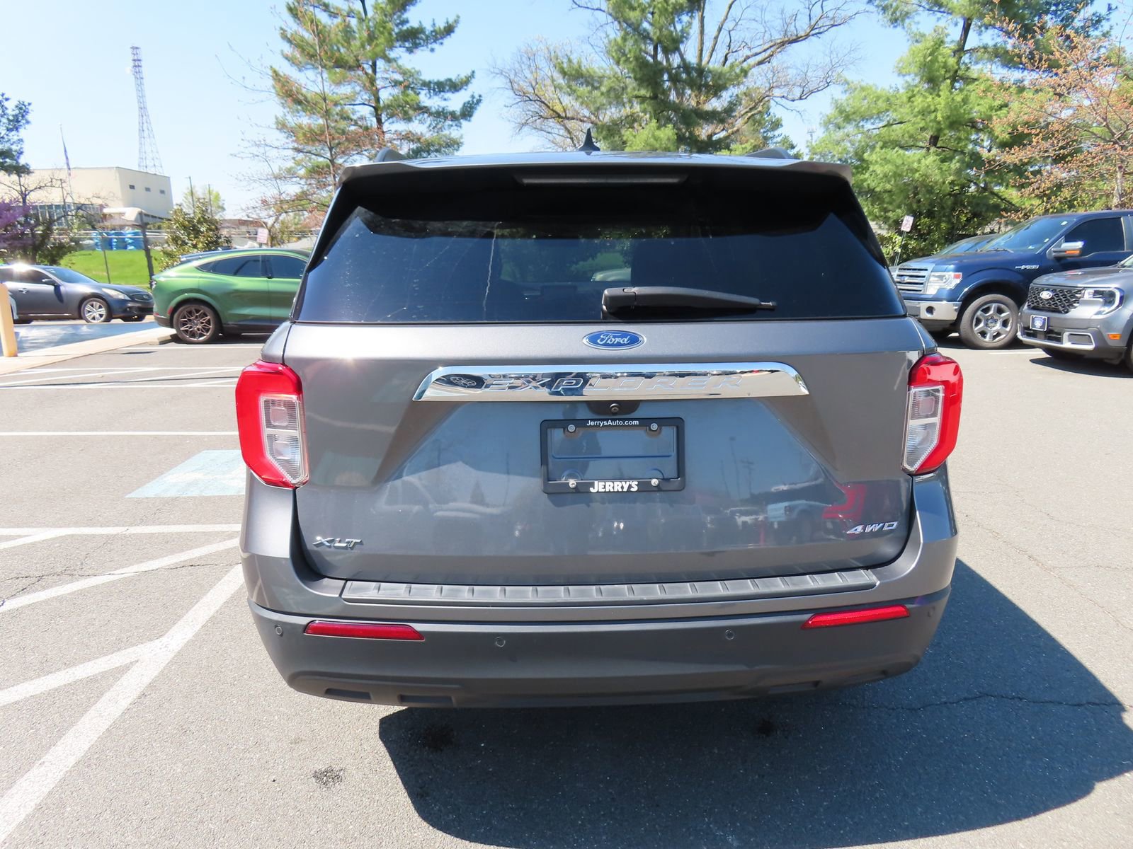 Certified 2022 Ford Explorer XLT AWD/4WD image 6