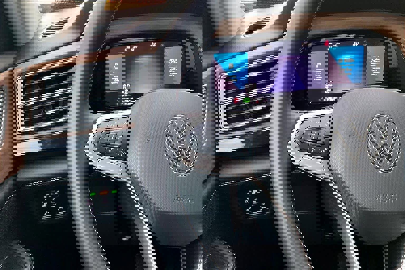 Used 2025 Volkswagen Atlas SE image 22