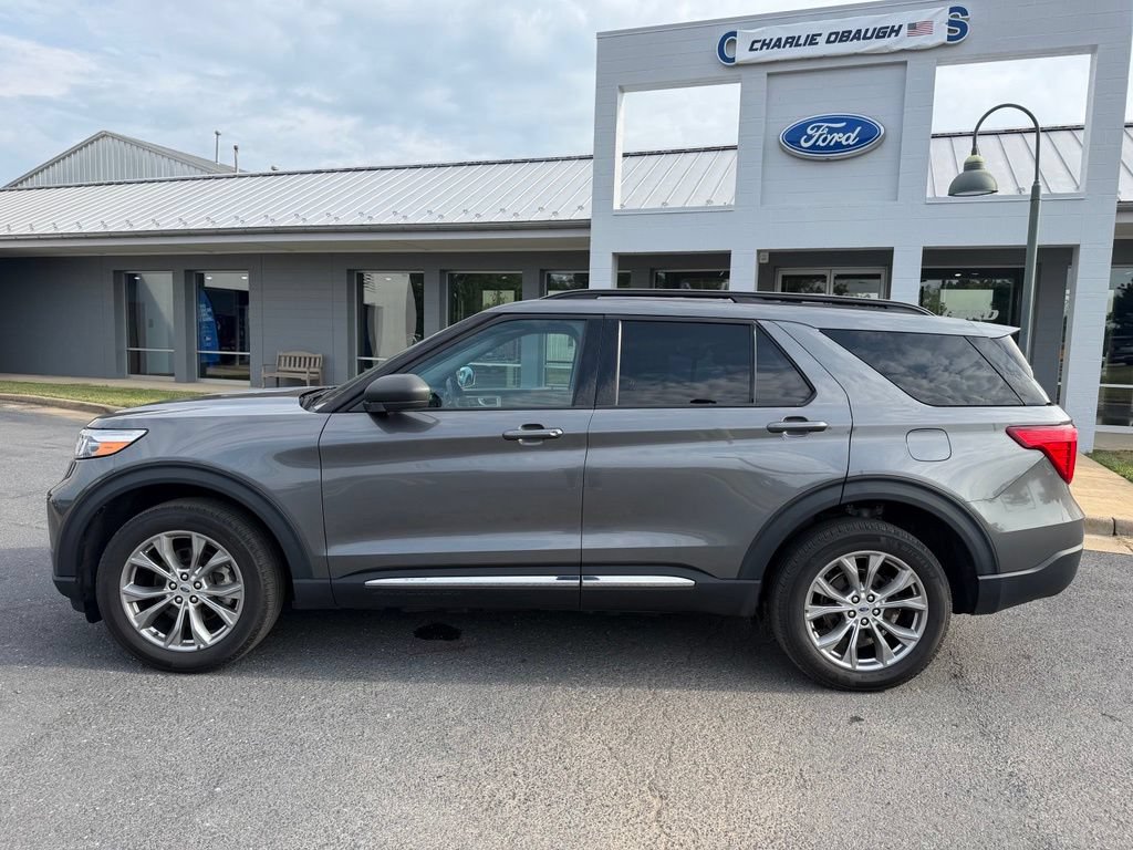 Certified 2023 Ford Explorer XLT w/ Equipment Group 202A AWD/4WD image 2