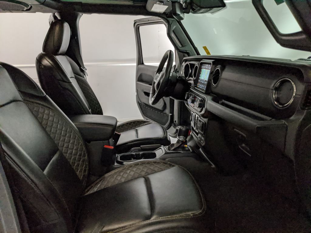 Used 2023 Jeep Wrangler Unlimited Sahara image 24