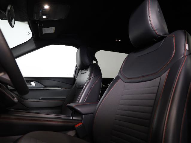 Certified 2025 Ford Explorer ST-Line image 8