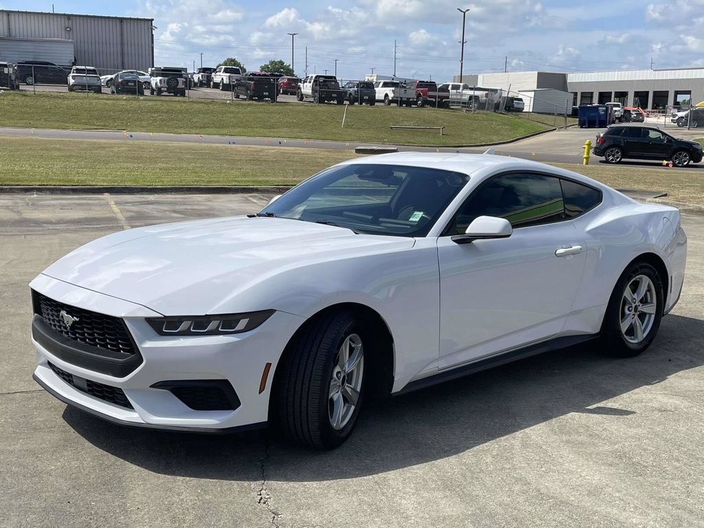 Certified 2024 Ford Mustang Coupe RWD image 7