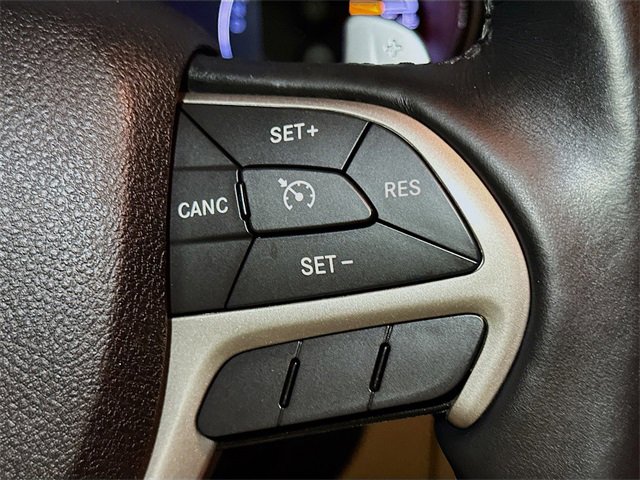 Used 2017 Jeep Grand Cherokee Limited image 28