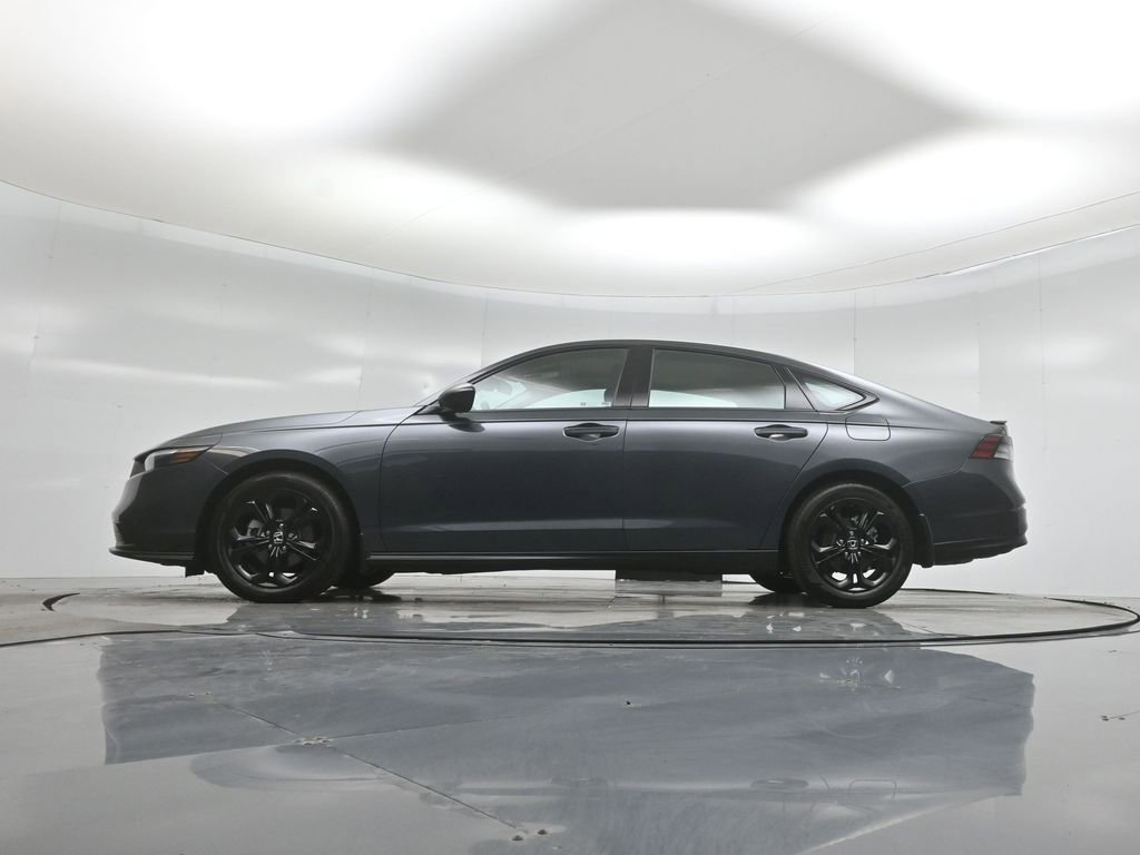 Used 2025 Honda Accord SE image 6