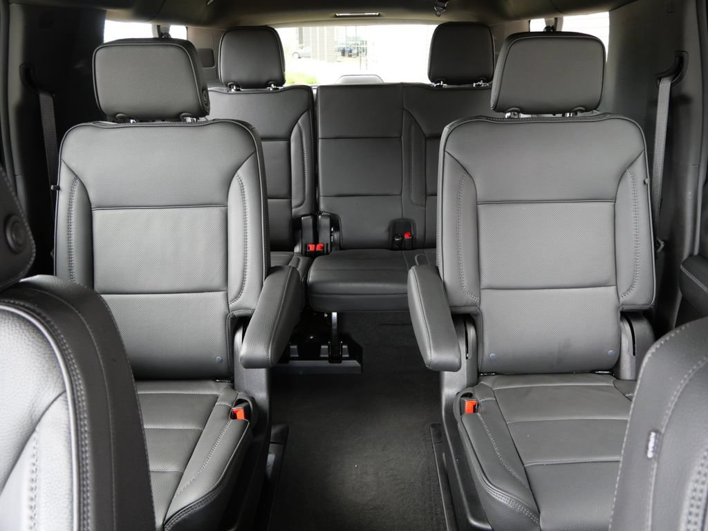 Used 2025 GMC Yukon XL Denali AWD/4WD image 21