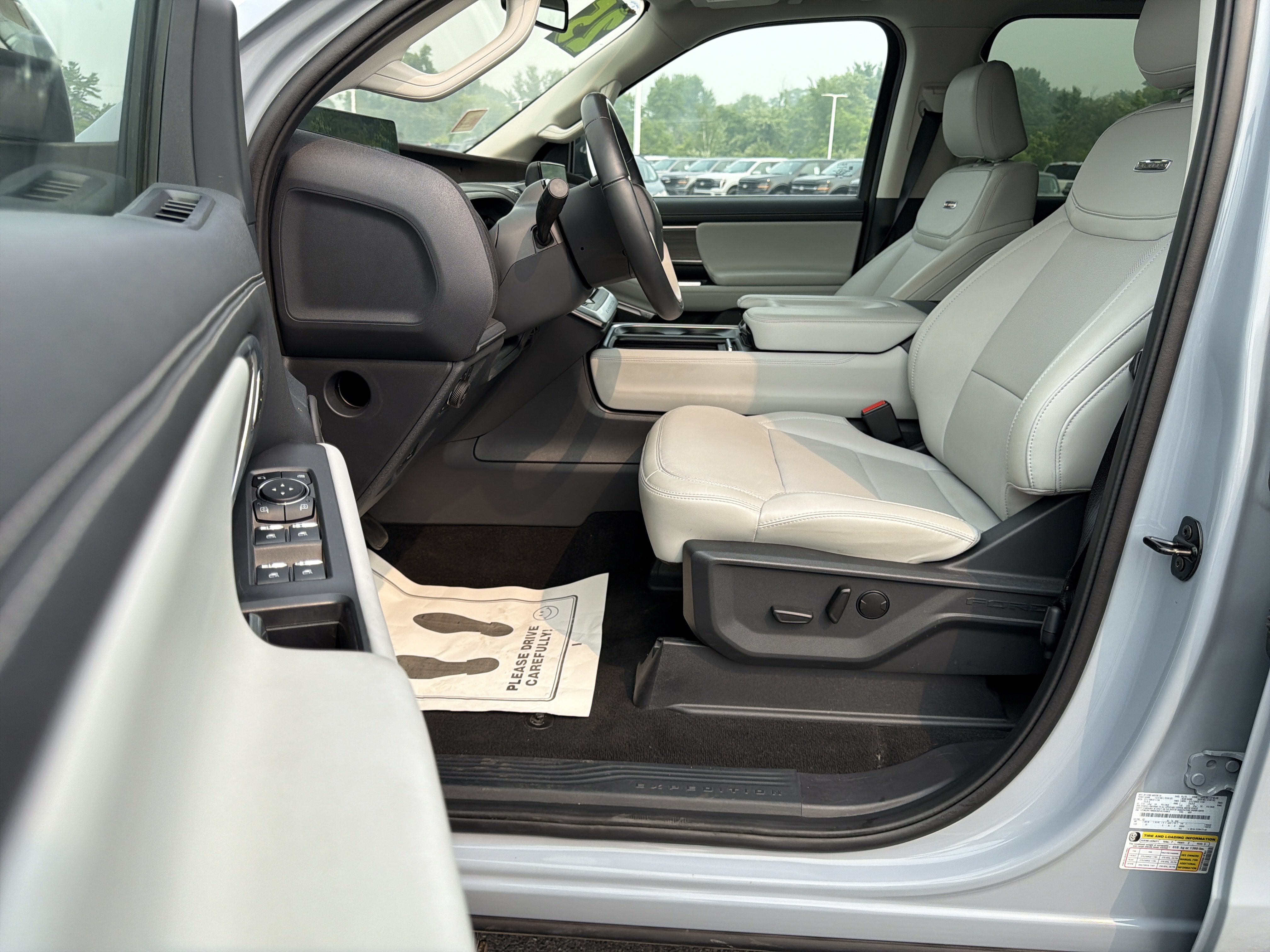 Certified 2025 Ford Expedition Max Platinum w/ Driver's Package AWD/4WD image 12