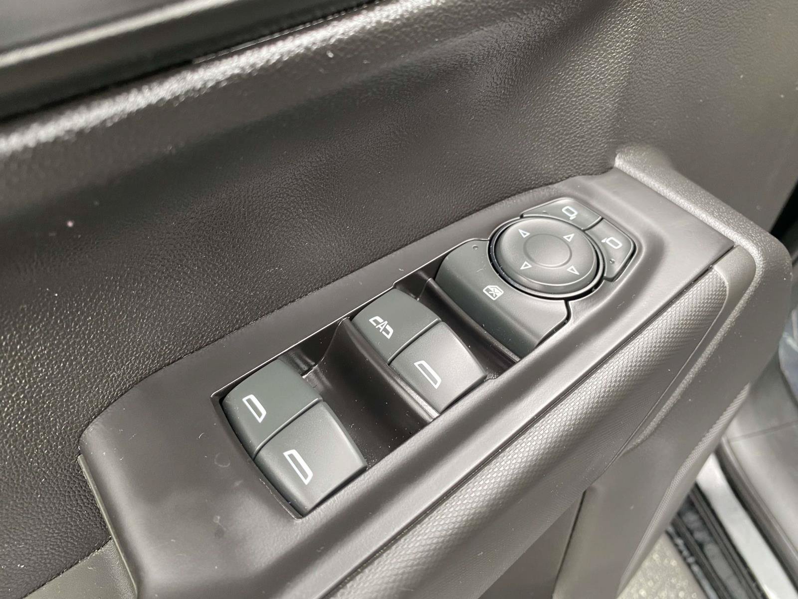 Used 2019 GMC Sierra 1500 4x4 Crew Cab w/ Convenience Package image 16
