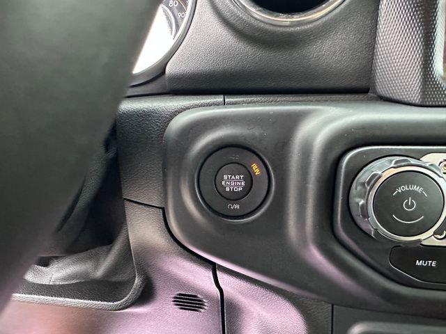 Used 2019 Jeep Wrangler Unlimited Sahara w/ Quick Order Package 24M Moab AWD/4WD image 18